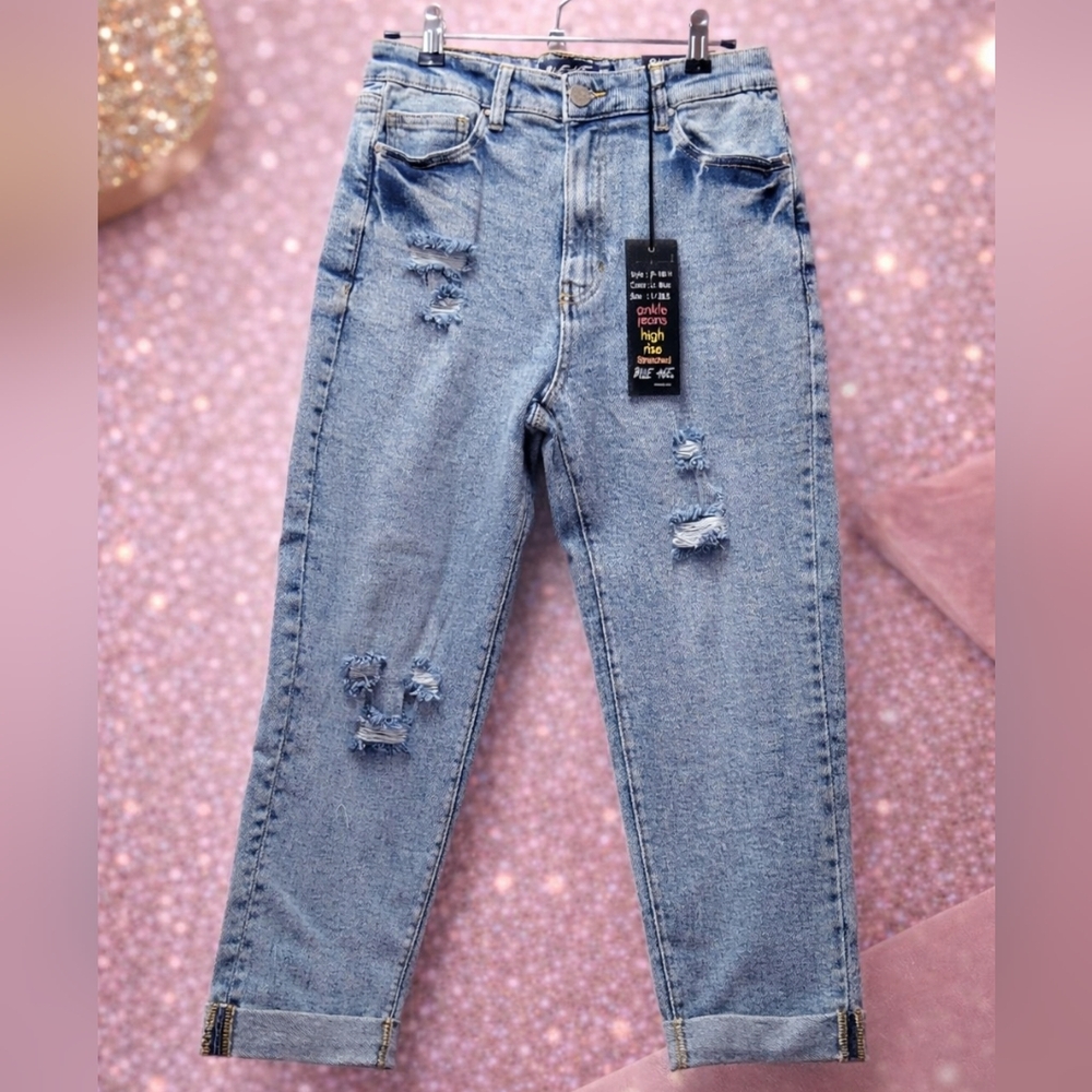 NWT Blue Age Size 1  Trendy High Rise Distressed Ankle Jeans